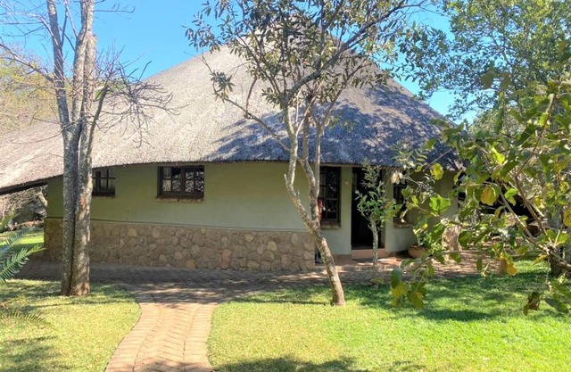 Family Lodge in Natural African Bush - 2115
