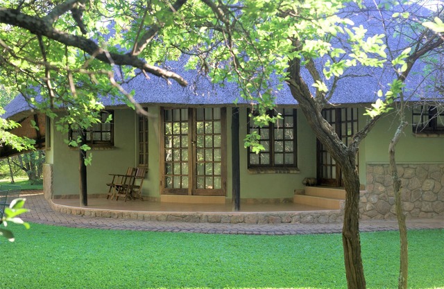 Family Lodge in Natural African bush - 2113