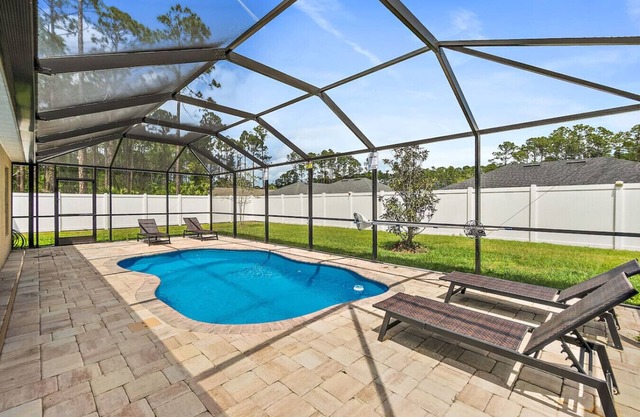 Family Pool Retreat Sleeps 10 Near Beach BBQ