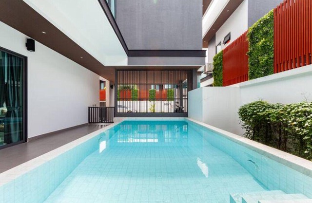 Family-sized holiday house with private pool, perfect for families and friends!