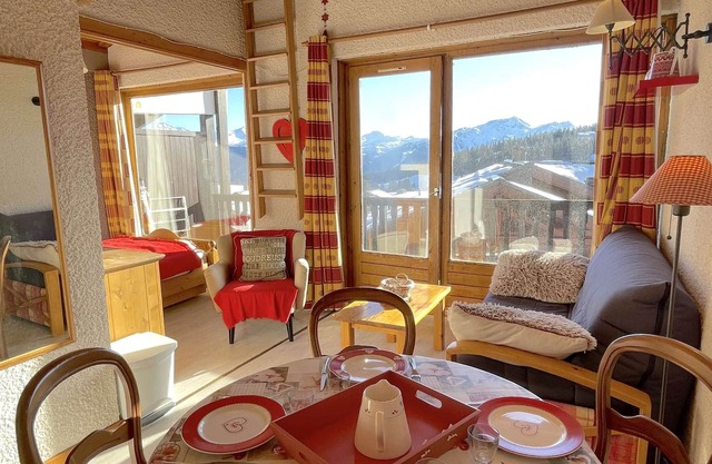 Family studio for 4 with balcony, ski locker, pets allowed