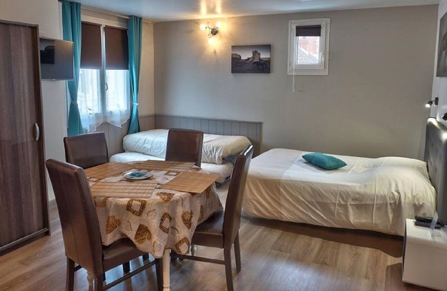 Family Studio -------