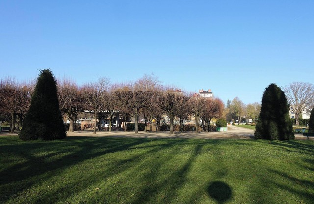 Family Studio with Aircon in Gambetta Paris