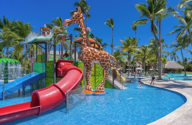Family Suite Room at Tropical Deluxe Princess! Outdoor Pool, Direct Beach Access