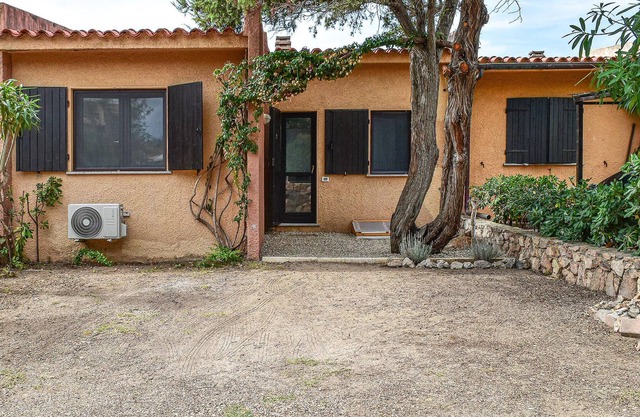 Family terraced house welcomes you with sea view in Sardinia.