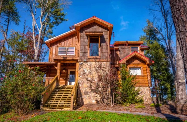 Family Vacation! Creek-Fed Pool & Game Loft
