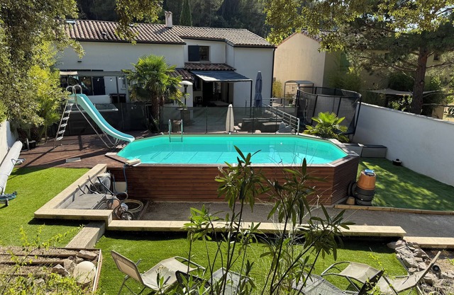 Family villa in Provence with pool and spa