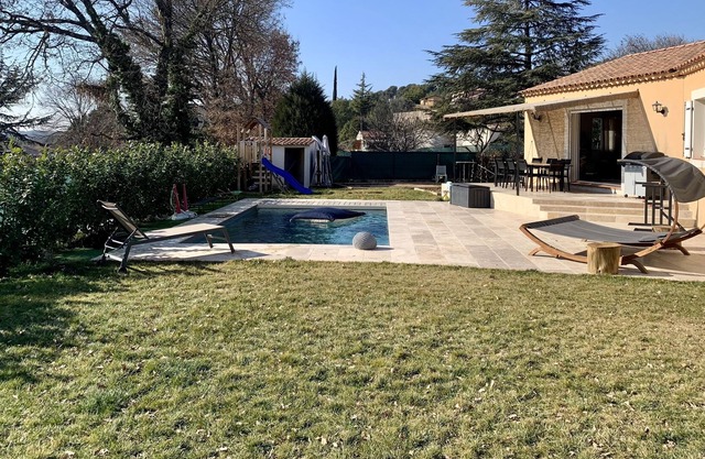 Family villa with swimming pool and outdoor games