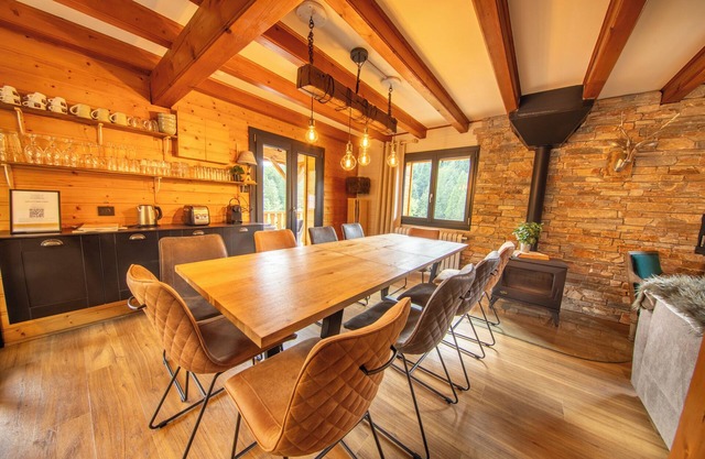 Famis Lodge, 12 à 22p Avec Sauna et Bb-foot