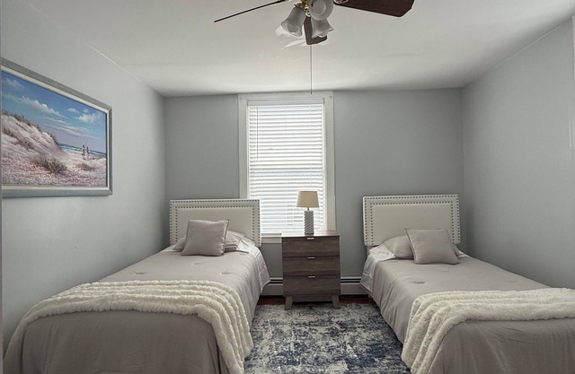 Fantastic 2-bedroom apartment in Beverly by the beach - near historic Salem
