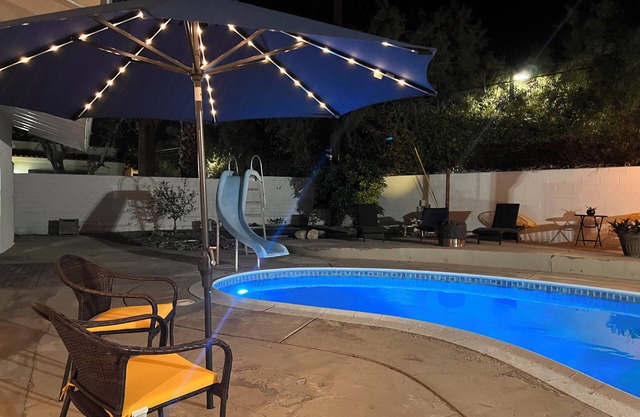 Fantastic 2-bedroom mid-century house with pool and game room in Palm Desert
