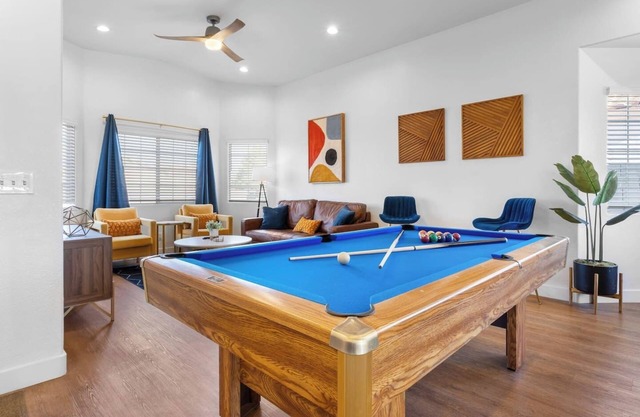 Fantastic 4BR with Pool and Games