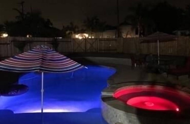 Fantastic Private Oasis! 4 Bed 3 Bath House Close to All San Diego! Pool Spa