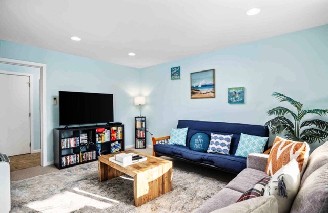 Fantastic Rockaway Family Escape – Close to Beach with BBQ & Fire Pit