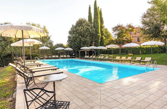 Farmhouse "Il Greppo - Nobile" with Shared Pool, Shared Terrace & Wi-Fi
