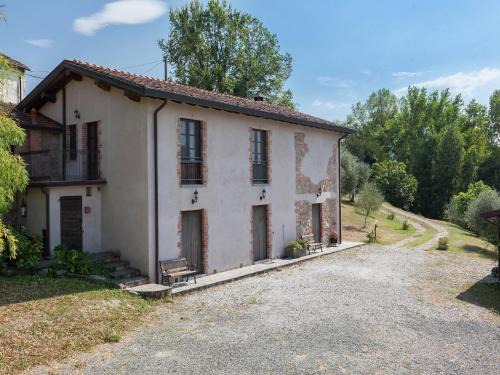 Farmhouse in Aulla with Private Pool