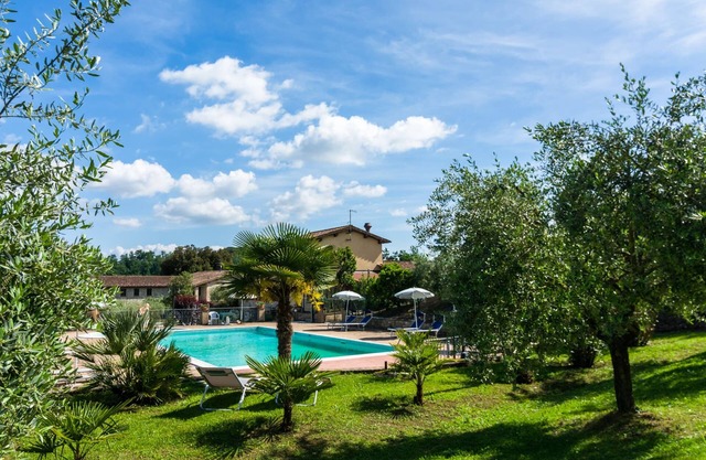 Farmhouse in Perugia with Hot Tub, Swimming Pool, Garden, BBQ