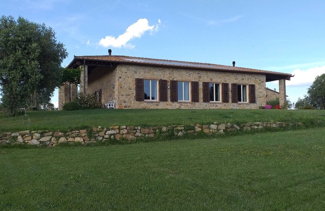 Farmhouse in the countryside with magnificent sea view, ideal for families with 4 paws