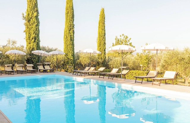 Farmhouse "Vermentino" with Shared Pool, Private Terrace & Wi-Fi