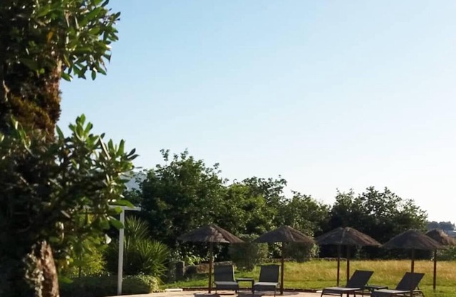 Farmhouse with pool, mountain views, excellent sun exposure