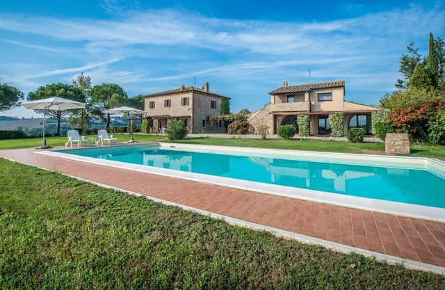 Farmhouse with swimming pool in Umbria