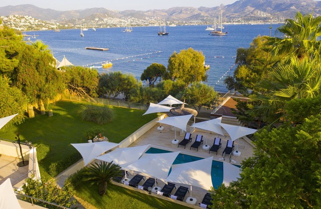 Farrys Boutique Hotel & Beach Club