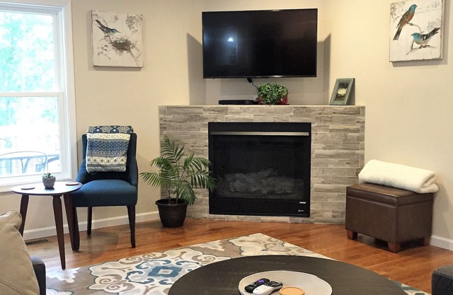 Feel At Home Away From Home in Our Comfortable 3 Bed., 2 Bath. House!