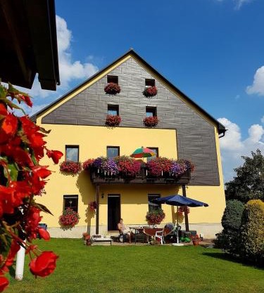 Ferienwohnungen "Am Schlössel"