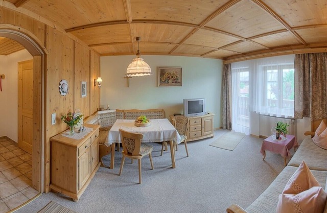 Ferienwohnung Rosenblüte 1. Etage, 55 qm, 1 Sep. Schlafzimmer, Balkon