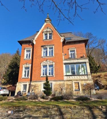 Ferienwohnung Rote-Villa