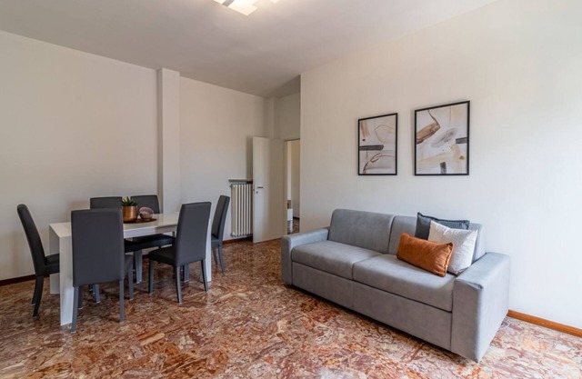 Ferrara Fair Huge Apartment x7!