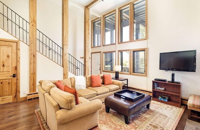 Fifth Avenue Unit 202 | 2 Bedroom + Loft Condo, Huge Windows & Views. 2 Blocks to Skiing!