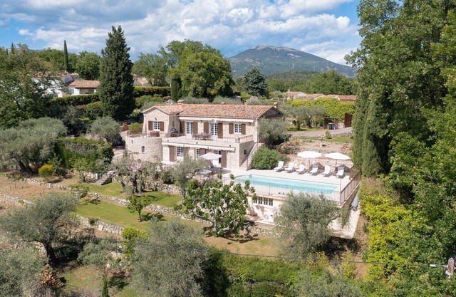Figue Olive Luxury stone house close to Le Rouret