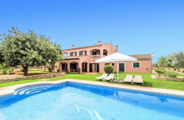 Finca "Casa Campillos" near Golf Course with Pool, Wi-Fi, A/C, Terrace & Garden; Pet Friendly