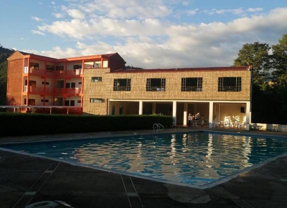 Finca Hotel - Piscina La Johanna