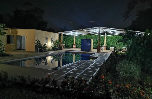 Finca La Pintora: Capacidad 24 personas, WIFI, a 5 minutos de Villavicencio.