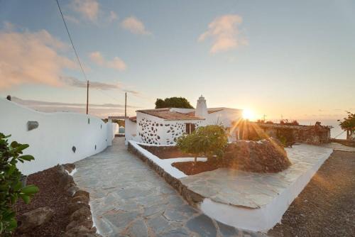 Finca Pisaverde, a peaceful haven between the sea and Teide