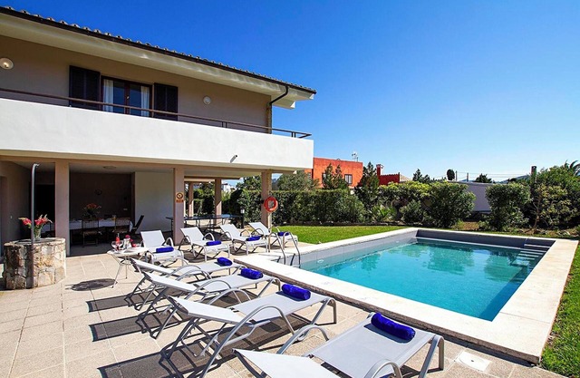 Finca Villa Animeta with Mountain View, Pool, Garden & Wi-Fi