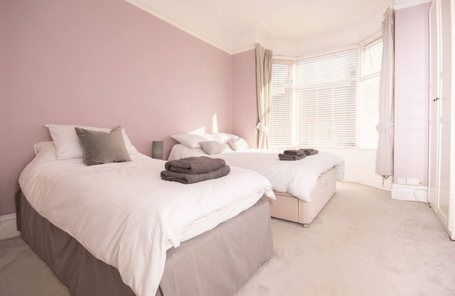 ✪ Find DWELLCOME HOME Ltd ✪ 2 Bedroom Apartment