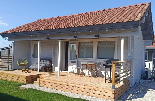 Finnish-style chalet in a private wooded estate with fishing pond