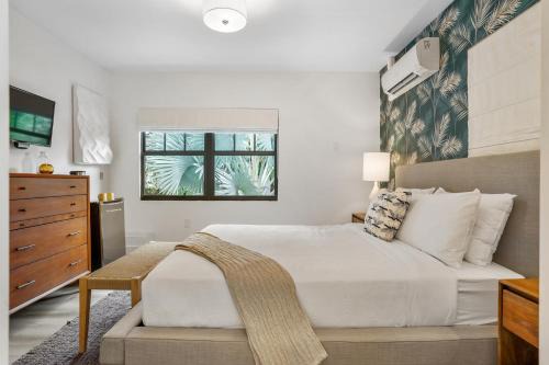 Firefly Hotel