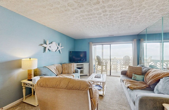 First floor oceanfront condo with pool, hot tub & beach access