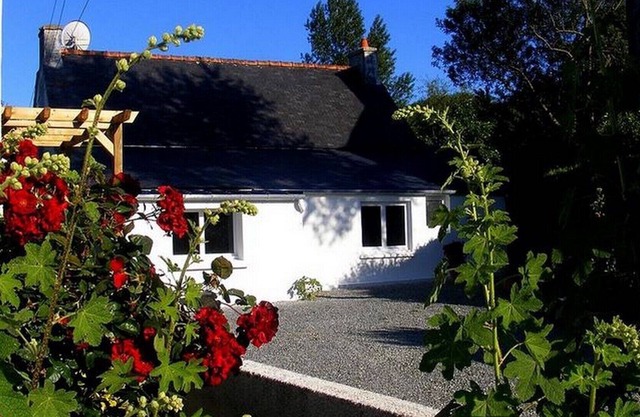fisherman's house, 100m from the sea, wifi, parking, garden