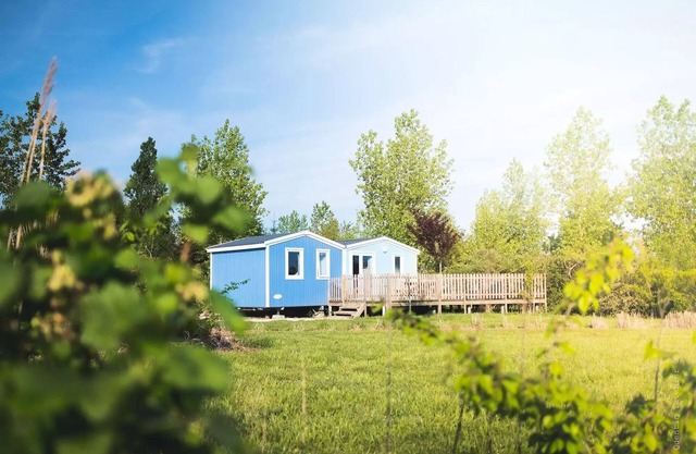 Fisherman's hut - 3 bedrooms - Ergonomic living room with 1 dining area & 1 sitting area - Large open-air terrace 6