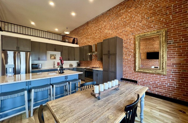 Fishers Loft A - New! Gorgeous! Downtown!