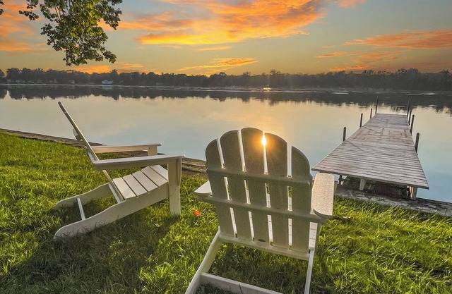 Fishing · Kayaks · Firepit · Paddleboat