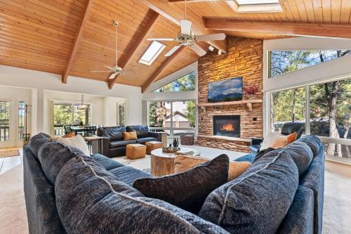 Fishlake Cabin Serene Forest Escape Sleeps 10 Near Flagstaff Sedona Grand Canyon