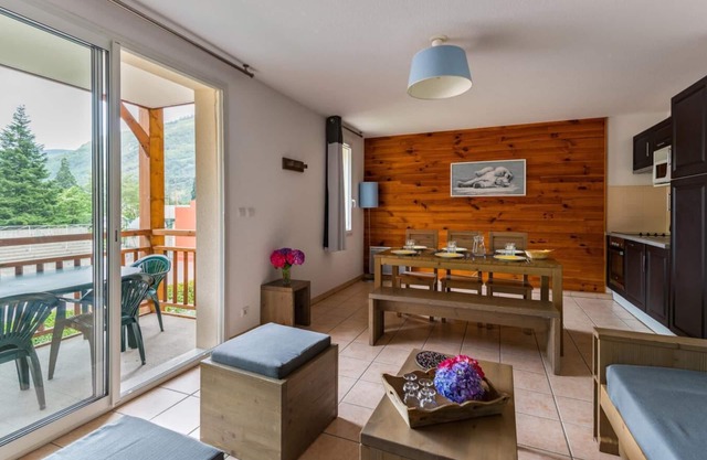 Fitness, swimming pool, sauna, terrace, balcony, tv, ski locker, 60m², Luchon-Superbagnères