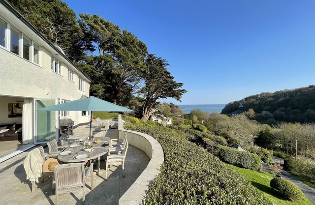 Five bedroom holiday home (sleeps 10) near Salcombe