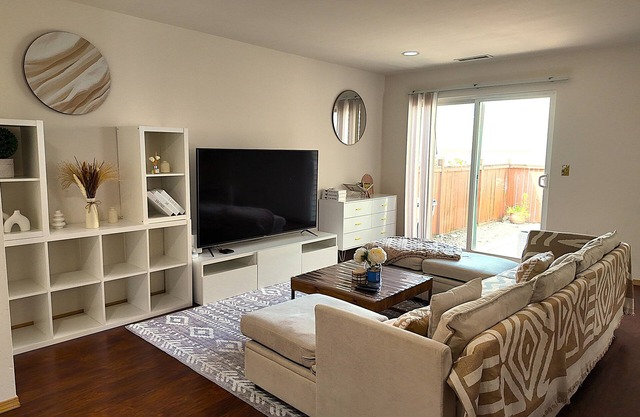 Five Star Spacious 5-bedroom house in beautiful Renton with WiFi, AC